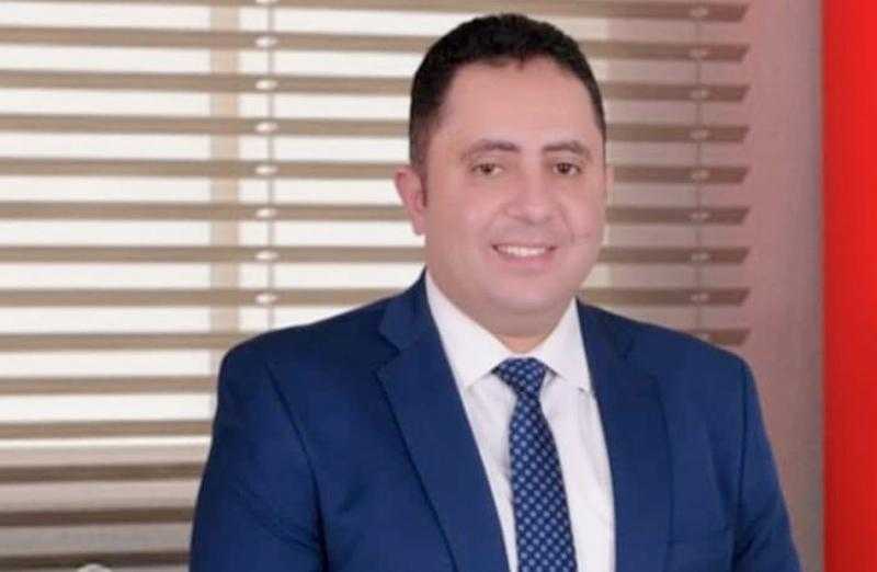 نائب محافظ القاهرة يتابع سير العمل وتنفيذ الخطط الاستثمارية في الأحياء