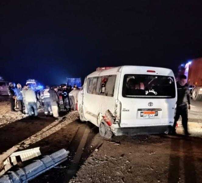 إصابة 10 أشخاص جراء انقلاب ميكروباص في بني سويف