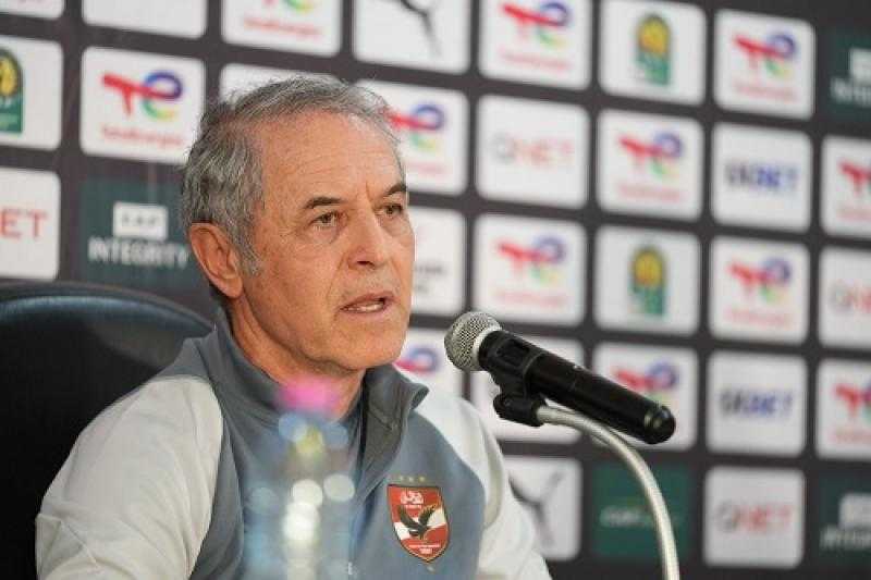 محاضرة فنية للاعبي الأهلي قبل مباراة ميدياما الغاني