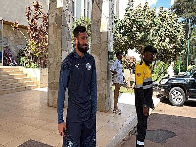 بعثة بيراميدز تؤدي صلاة الجمعة في فندق الإقامة بـ لوبومباشي