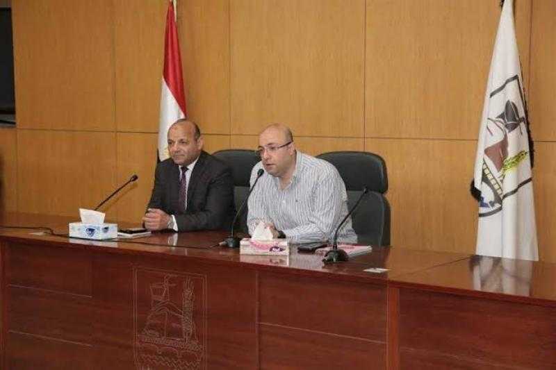 محافظ بني سويف يناقش تقارير لجان المتابعة الميدانية لمنظومة العمل بالوحدات الصحية بالقرى