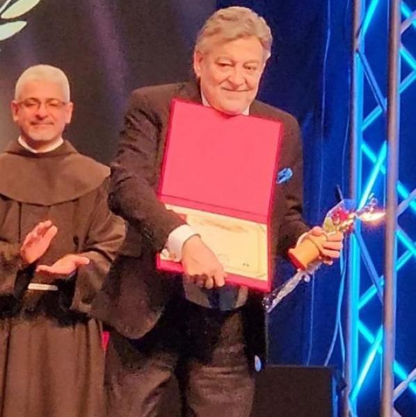 تكريم نجوم الفن بمهرجان المركز الكاثوليكي.. صور