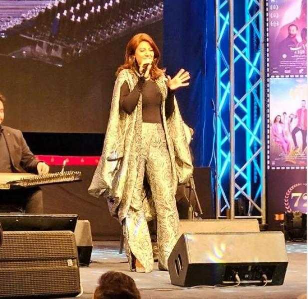 ياسمين علي تتكرم من مهرجان المركز الكاثوليكي للسينما