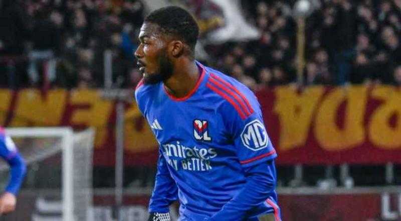 ليون يفوز على ميتز ويواصل صحوته في الدوري الفرنسي