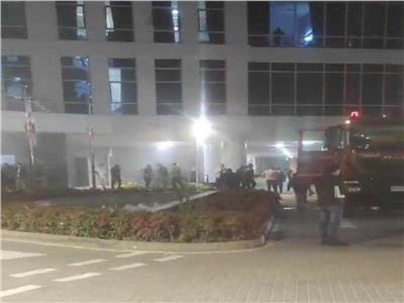 إخماد حريق محدود بمبنى الطوارئ في مجمع السويس الطبي