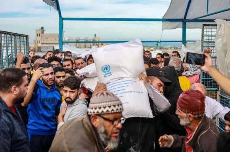 الأونروا: أوقفنا تسليم شحنات المساعدات الإنسانية إلى شمال غزة