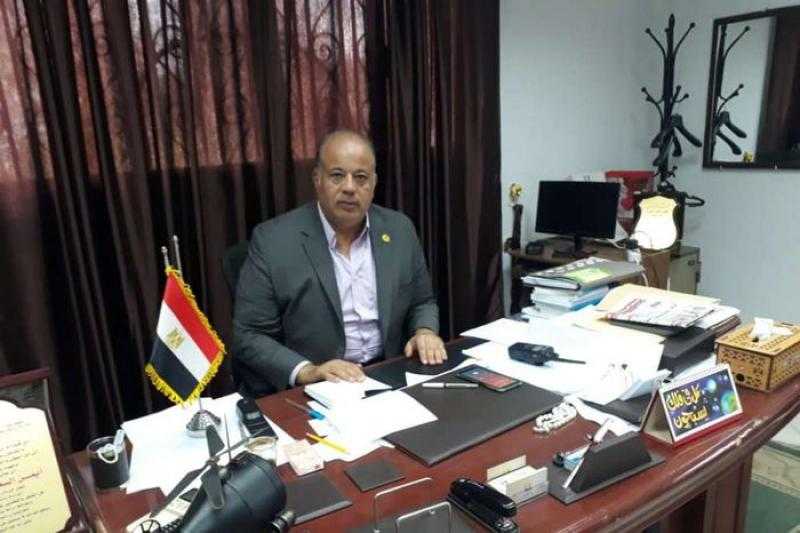 رئيس حي مصر القديمة يشرف على تنفيذ الخطة الاستثمارية في عزبة خيرالله