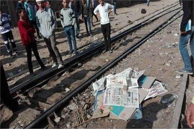 مصرع شخصين صدمهما قطار في المنيا