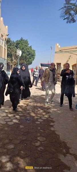 وفد سياحي من دولة تركيا يزور منطقة البهنسا الأثرية في المنيا.. صور