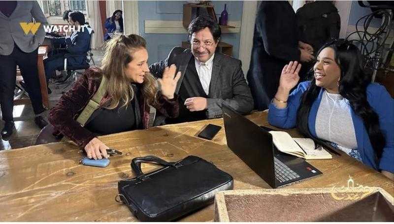 منصة «واتش إت» تنشر لقطات من مسلسل «فراولة» لـ نيللي كريم | صور