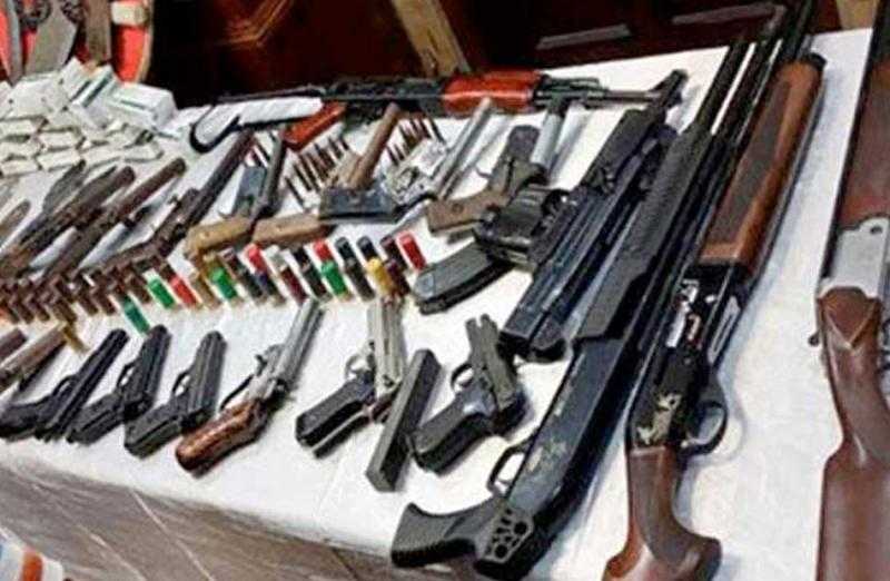 ضبط 248 قطعة سلاح ناري بحوزة 204 متهمين