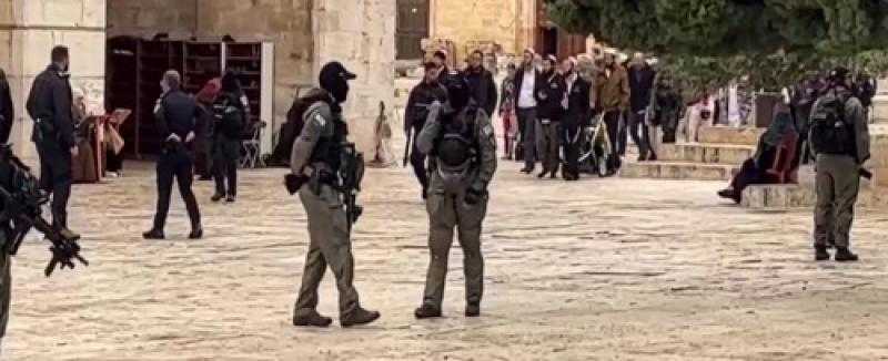 شرطة الاحتلال الإسرائيلي تجدد الثكنات العسكرية المنتشرة على السور الغربي للمسجد الأقصى