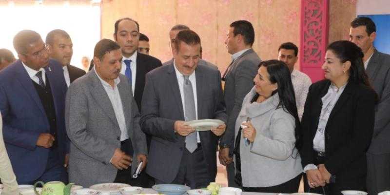 محافظ المنوفية يفتتح معرض مبادرة ”دكان الفرحة” في سرس الليان