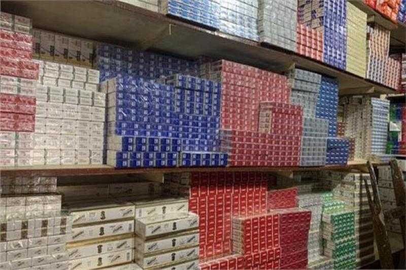 ضبط كمية من السجائر الأجنبية المهربة جمركيا فى سوبر ماركت بمدينة دسوق