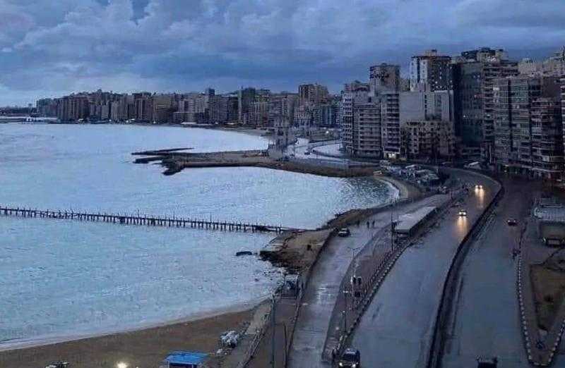 طقس الإسكندرية اليوم.. أجواء شتوية وفرص سقوط الأمطار