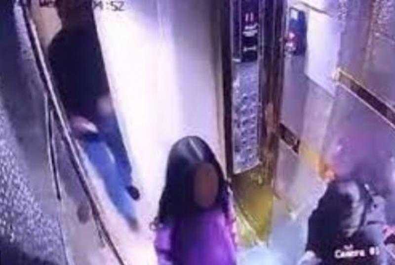 الحبس سنة للأب المتهم بخطف طفلتي الأسانسير بمدينة نصر