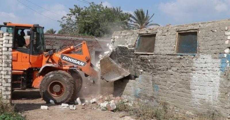إزالة 39 حالة تعد على الأراضي الزراعية وأملاك الدولة في البحيرة
