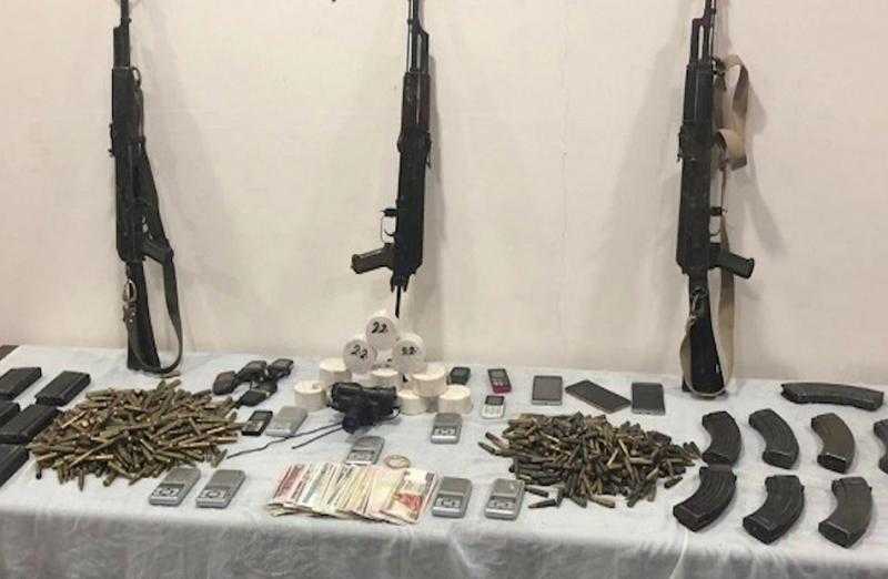 الداخلية تضبط 165 سلاحا ناريا وتنفيذ 93 ألف حكم خلال يوم