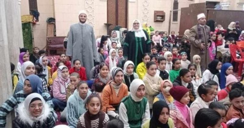 تكريم الأطفال المتميزين في الأنشطة والدروس الدينية بمسجد الفولي بالمنيا