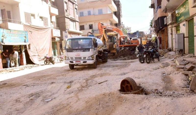 محافظ الأقصر يتابع إعادة تأهيل ورفع كفاءة شبكة الطرق بشارع يوسف حسن