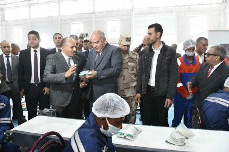 محافظ قنا يفتتح مصنعا لتعبئة الأكسجين والنيتروجين بسكر قوص