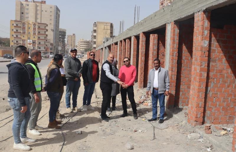 السكرتير العام المساعد لبني سويف يتفقد مستجدات وسير العمل بمشروع تطوير سوق الدهشوري