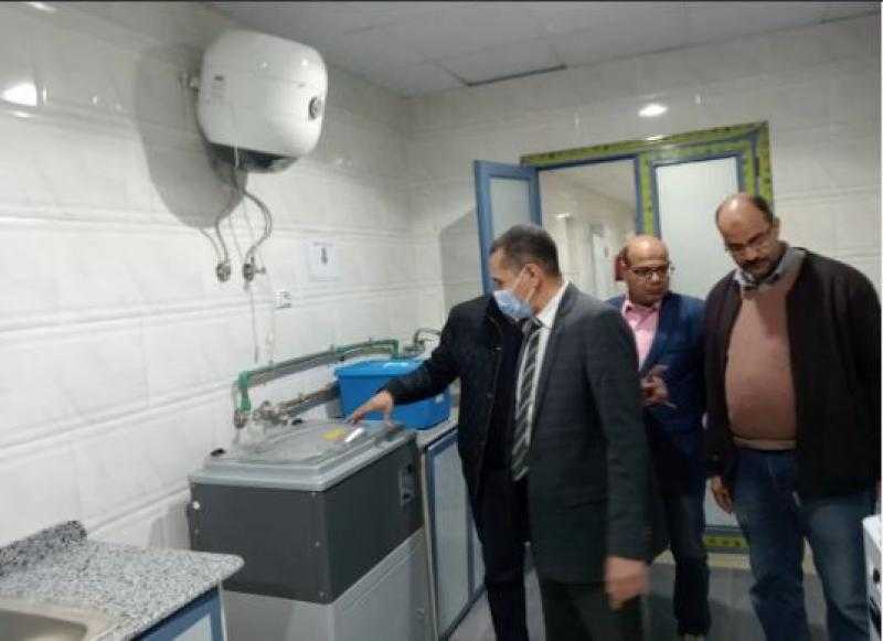 وكيل صحة سوهاج يتفقد سير العمل بمستشفى أخميم المركزي وحميات سوهاج.. صور