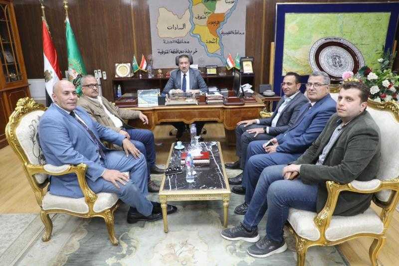 محافظ المنوفية يلتقي بمسئولي البنية التحتية لمنظومة النظافة لمتابعة أعمال المحطة الوسيطة بتلا