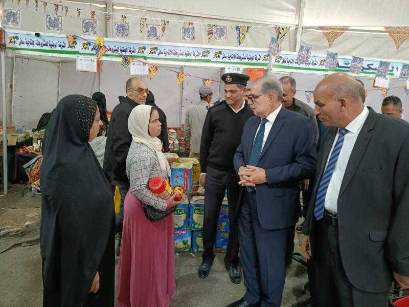 محافظ كفر الشيخ يتفقد معارض ”أهلا رمضان” لمتابعة توافر السلع بأسعار مخفضة.. صور