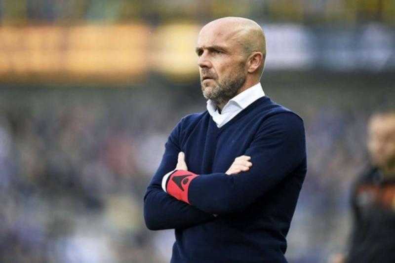 النصر الإماراتي يمدد العقد مع المدرب الهولندي شرودر حتى 2025