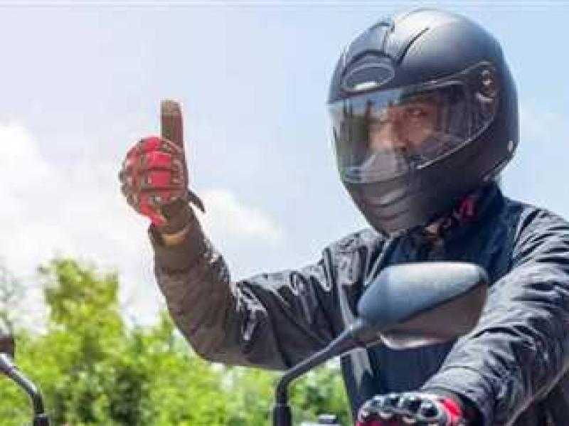 ضبط 537 مخالفة لقائدي الدراجات النارية لعدم إرتداء الخوذة