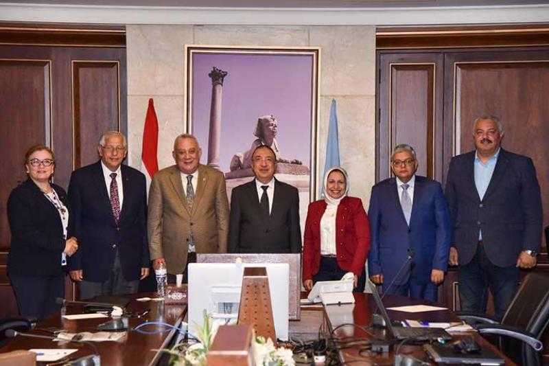 محافظ الإسكندرية يكلف ببدء أعمال تطوير شاطئ ذوي الهمم بالأنفوشي