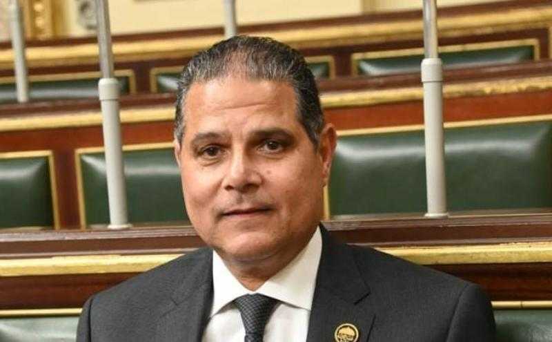 أحمد الخشن: تراجع الدولار والذهب انعكاس إيجابي سريع لصفقة مشروع رأس الحكمة