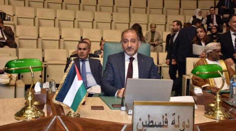 مندوب فلسطين بالجامعة العربية يطالب بإجراءات عملية لوقف جريمة الإبادة الجماعية بغزة