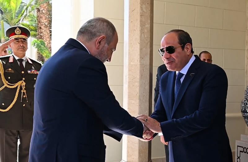 خط أحمر