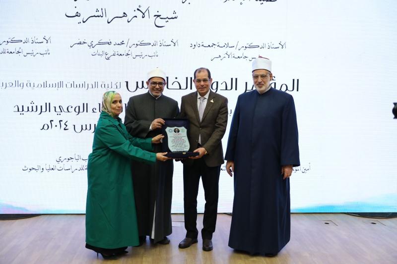 وكيل الأزهر: الأخلاق والعبادات وجهان لعملة واحدة.. فالبعد الأخلاقي متغلغل في الإسلام عبادة وتشريعا وسلوكا