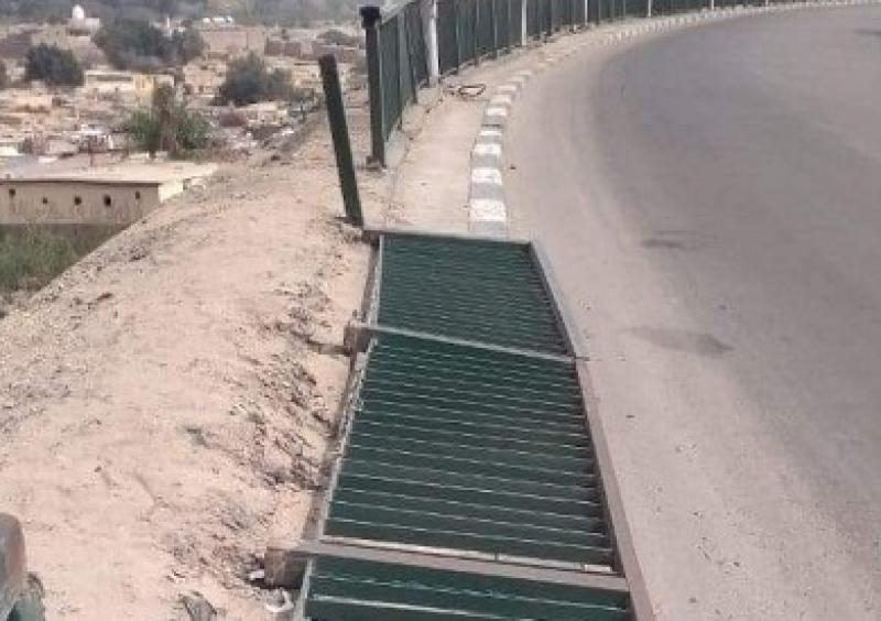 خط أحمر