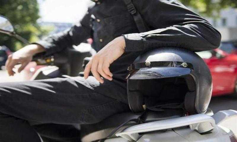 ضبط 547 مخالفة لقائدي الدراجات النارية لعدم ارتداء الخوذة