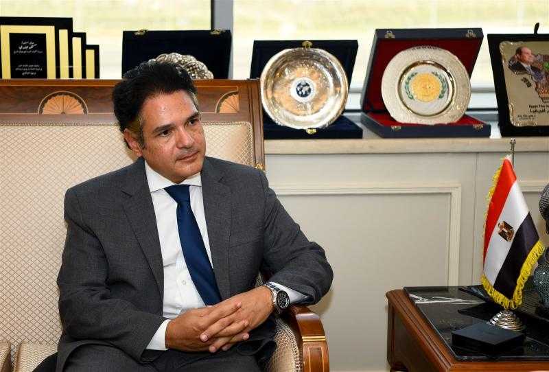 سفير مصر في نيوزيلندا يبحث تطورات الحرب فى غزة مع رئيس لجنة العلاقات الخارجية بالبرلمان النيوزيلندي