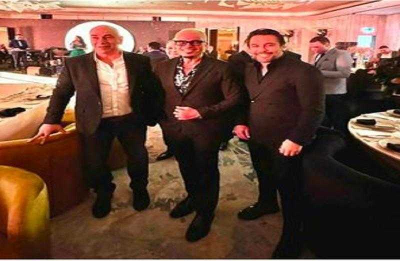 عمرو دياب برفقة حسام حسن المدير الفني للمنتخب الوطني وأحمد حسن