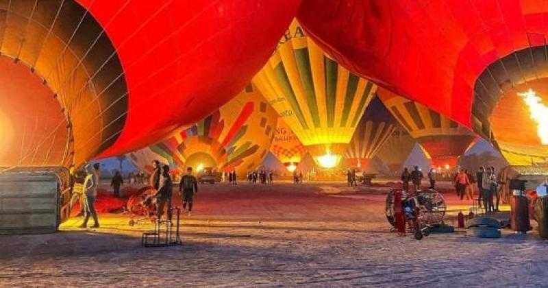 سماء الأقصر تشهد استمتاع 1600 سائح على متن 60 رحلة بالون طائر