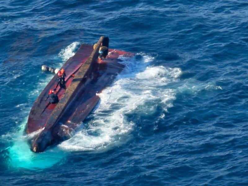 فقدان 5 أشخاص ومقتل ثلاثة إثر انقلاب سفينة صيد في كوريا الجنوبية