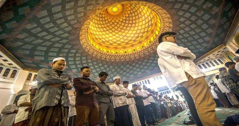 إندونيسيا تعلن بعد غد الثلاثاء أول ايام شهر رمضان