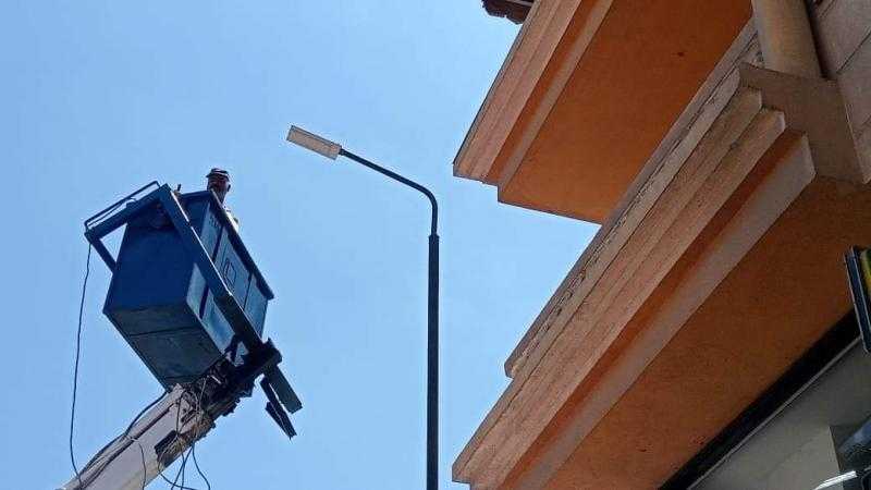 استبدال كشافات الإنارة بـ”ليد الموفرة” في العجوزة
