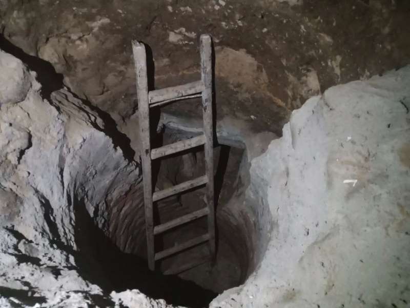 خط أحمر