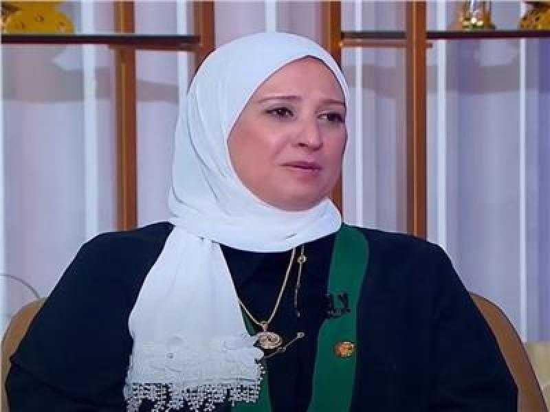 واعظة بالأوقاف: ذكر الله على الطعام يحوله لشفاء