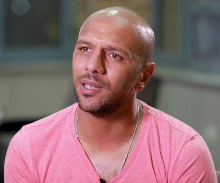 معتز إينو يروي تفاصيل طفولته: كنت دلوعة البيت