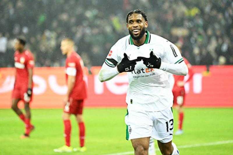 مهاجم مونشنجلادباخ يتعرض لإساءات عنصرية بعد وداع كأس ألمانيا