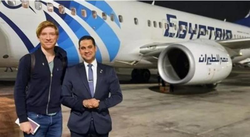 الفنان العالمي دومينال جليسون يصل القاهرة لتصوير مشاهد فيلمه الجديد في الأهرامات