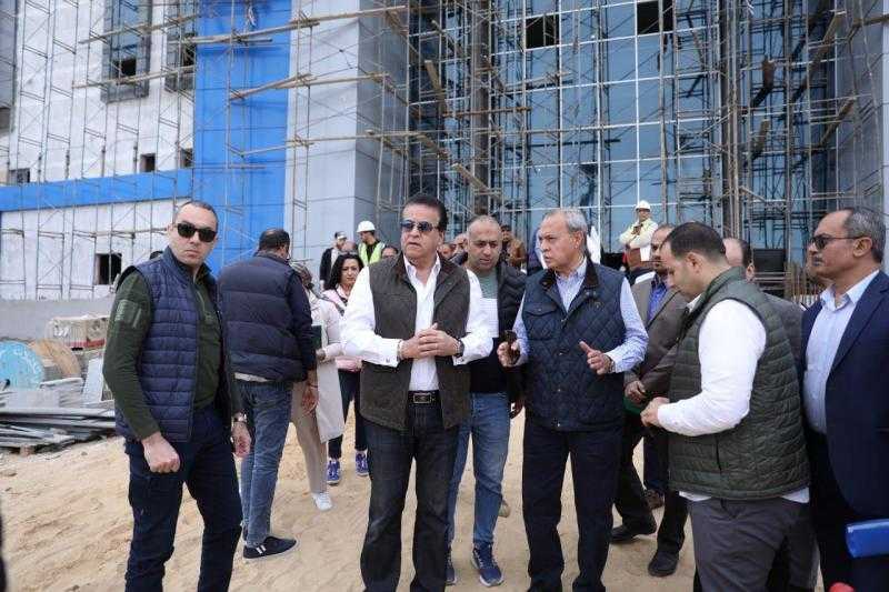 وزير الصحة يتفقد المستشفى الجديد بمدينة العبور ويُشدد على سرعة الانتهاء من الأعمال الإنشائية